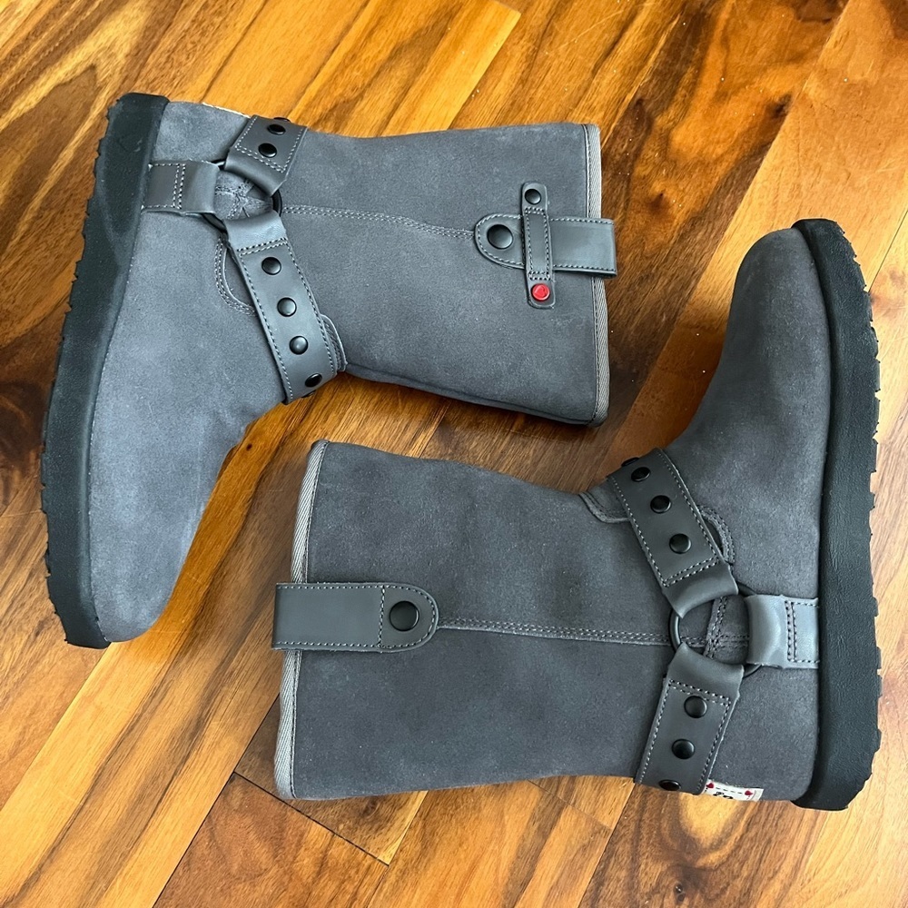 Ugg Love boots with embellishments, NEW - Picture 3 of 14